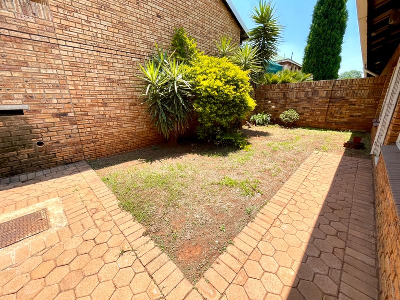 2 Bedroom Property for Sale in Krugersdorp North Gauteng