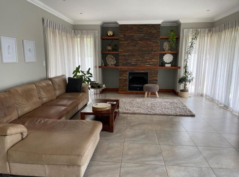 To Let 2 Bedroom Property for Rent in Linden Gauteng