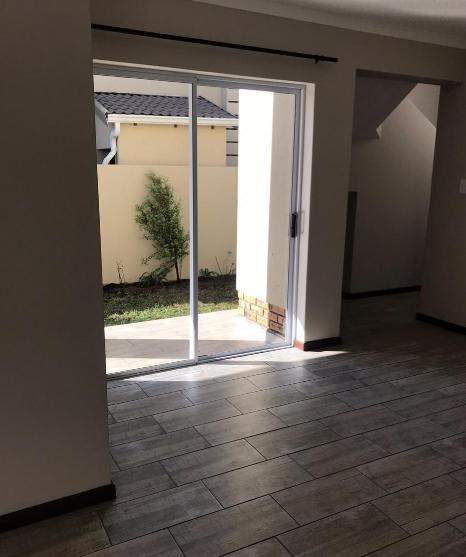 To Let 3 Bedroom Property for Rent in Broadacres Gauteng