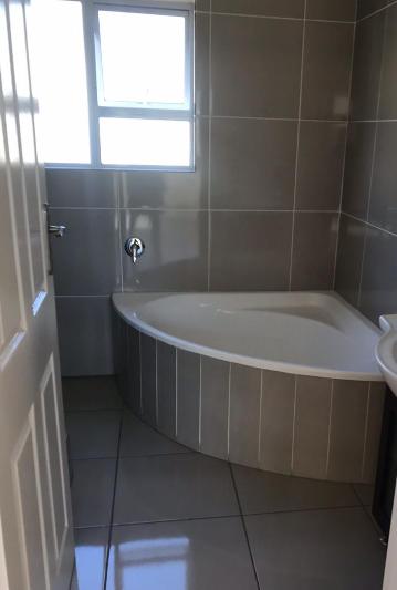 To Let 3 Bedroom Property for Rent in Broadacres Gauteng