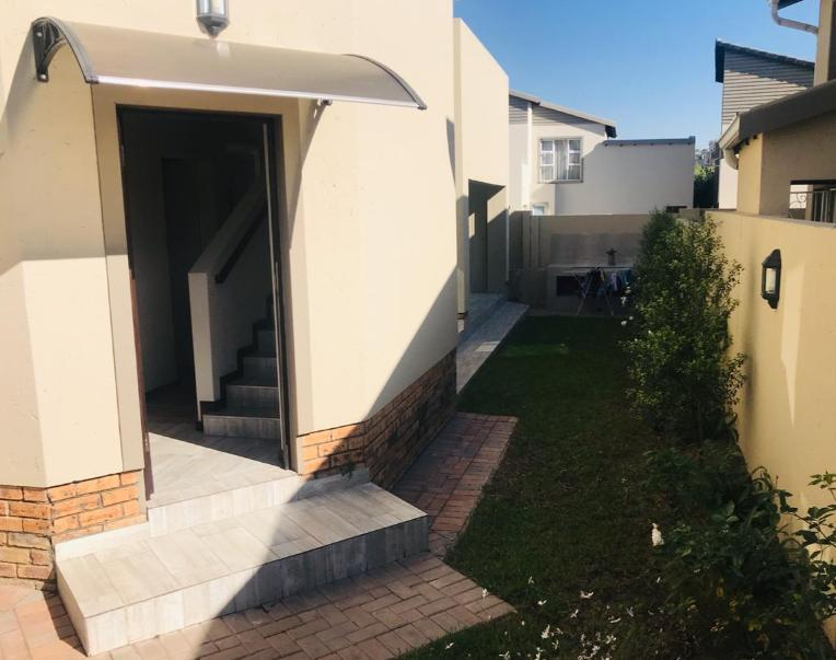 To Let 3 Bedroom Property for Rent in Broadacres Gauteng