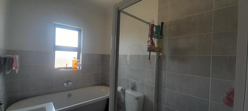 To Let 3 Bedroom Property for Rent in Thatchfield Gauteng