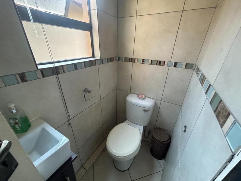 3 Bedroom Property for Sale in Summerfields Estate Gauteng