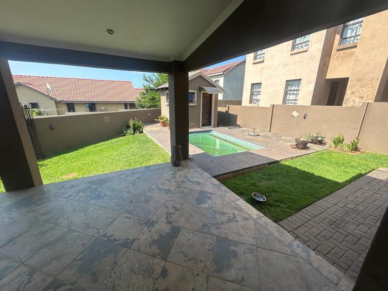 3 Bedroom Property for Sale in Summerfields Estate Gauteng