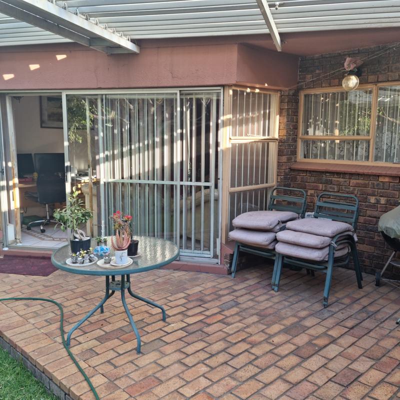 2 Bedroom Property for Sale in Rietfontein Gauteng