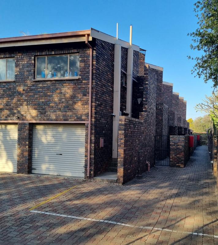 2 Bedroom Property for Sale in Rietfontein Gauteng