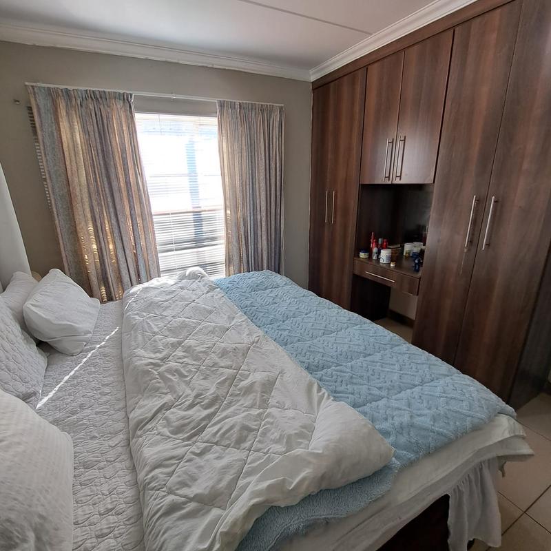 2 Bedroom Property for Sale in Andeon Gauteng