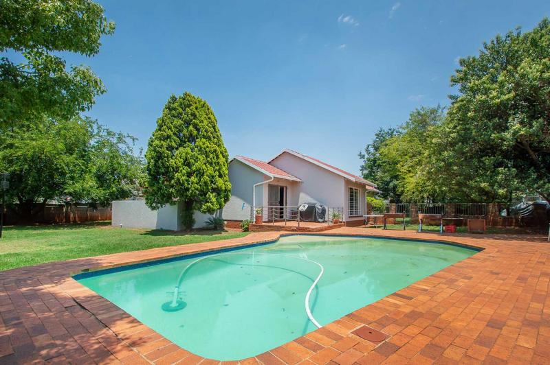 3 Bedroom Property for Sale in Wilro Park Gauteng