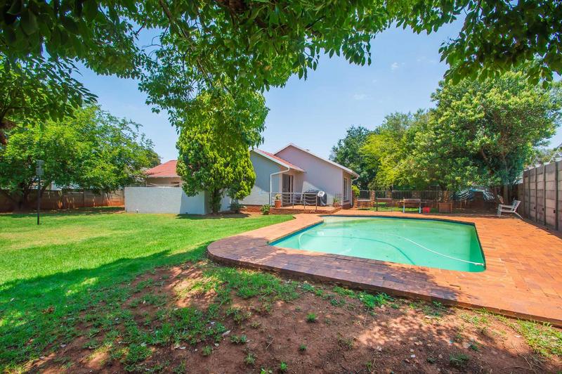 3 Bedroom Property for Sale in Wilro Park Gauteng