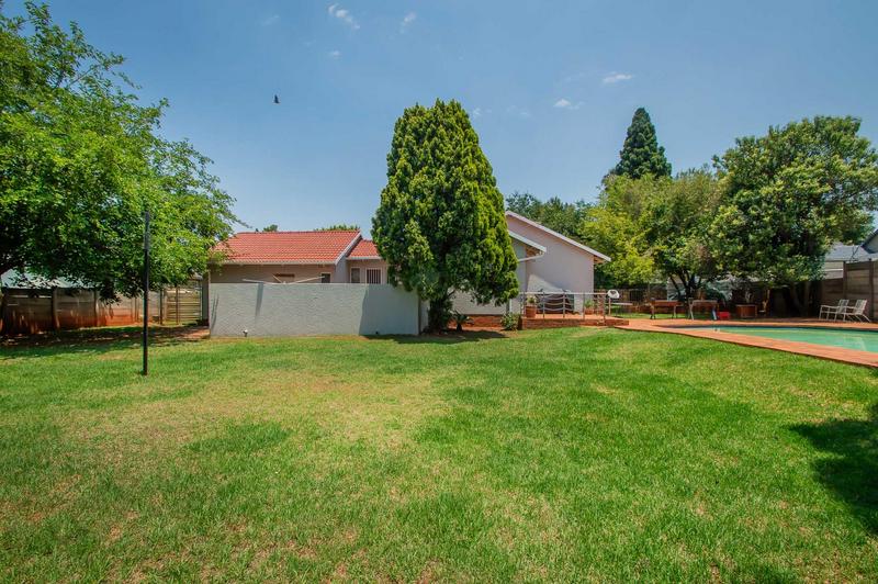 3 Bedroom Property for Sale in Wilro Park Gauteng