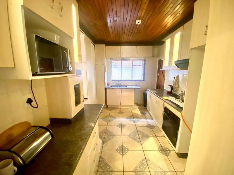 4 Bedroom Property for Sale in Fleurhof Gauteng