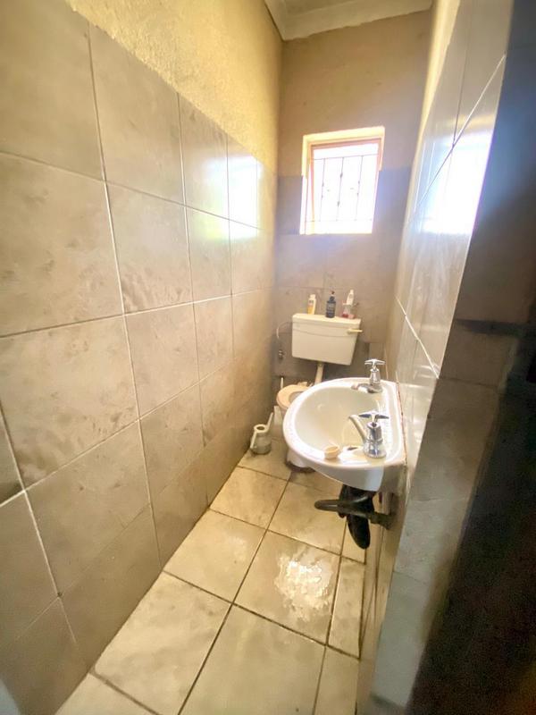 4 Bedroom Property for Sale in Fleurhof Gauteng