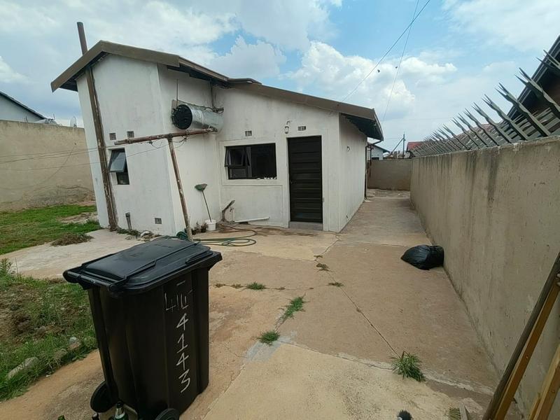 2 Bedroom Property for Sale in Meadowlands Gauteng