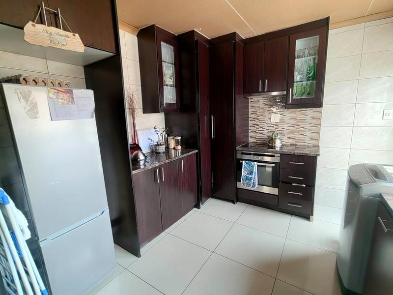 2 Bedroom Property for Sale in Meadowlands Gauteng