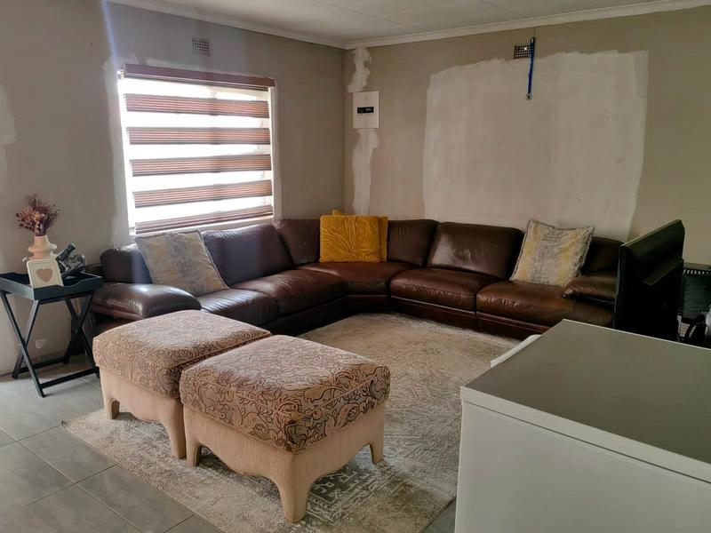 2 Bedroom Property for Sale in Meadowlands Gauteng