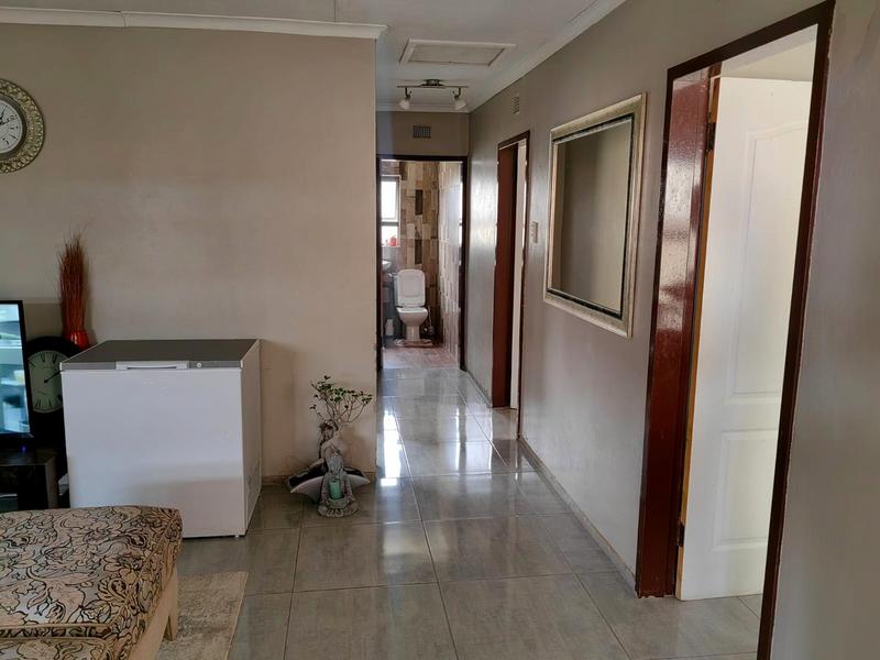 2 Bedroom Property for Sale in Meadowlands Gauteng