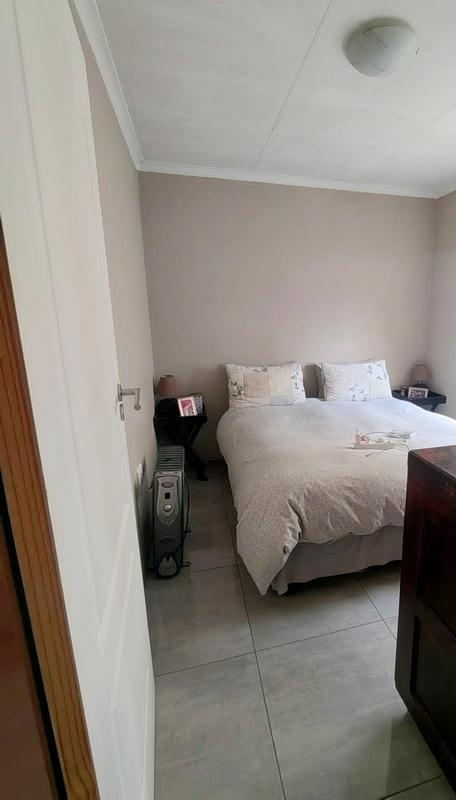 2 Bedroom Property for Sale in Meadowlands Gauteng