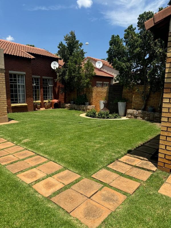 2 Bedroom Property for Sale in Equestria Gauteng