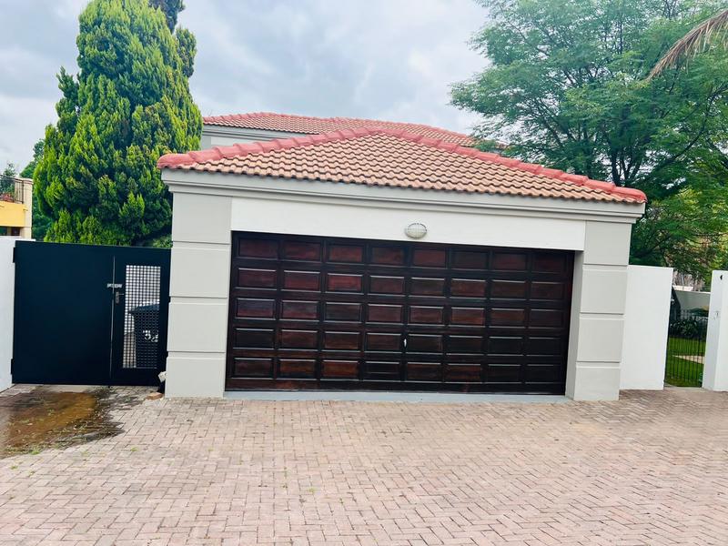 To Let 4 Bedroom Property for Rent in Douglasdale Gauteng