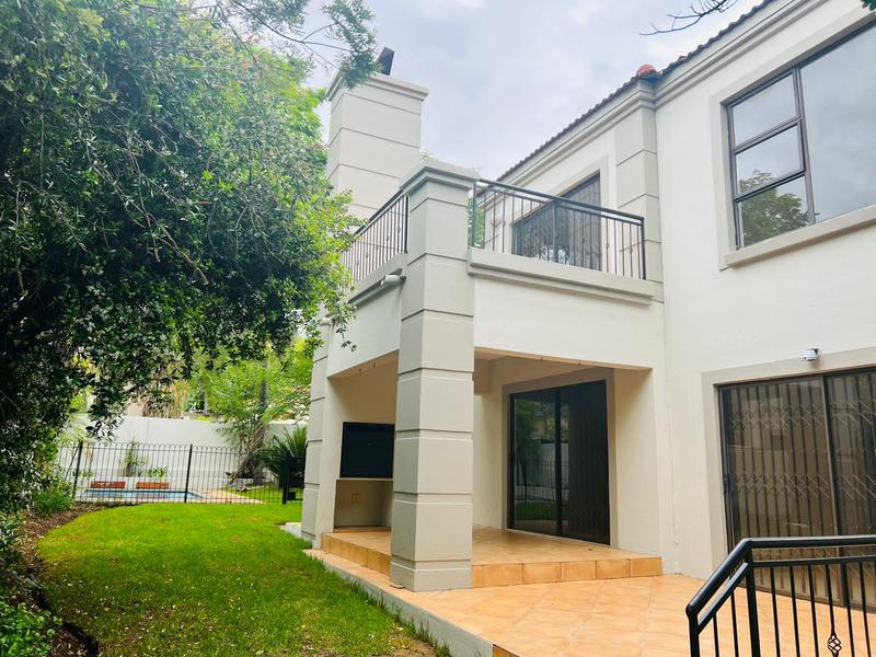 To Let 4 Bedroom Property for Rent in Douglasdale Gauteng