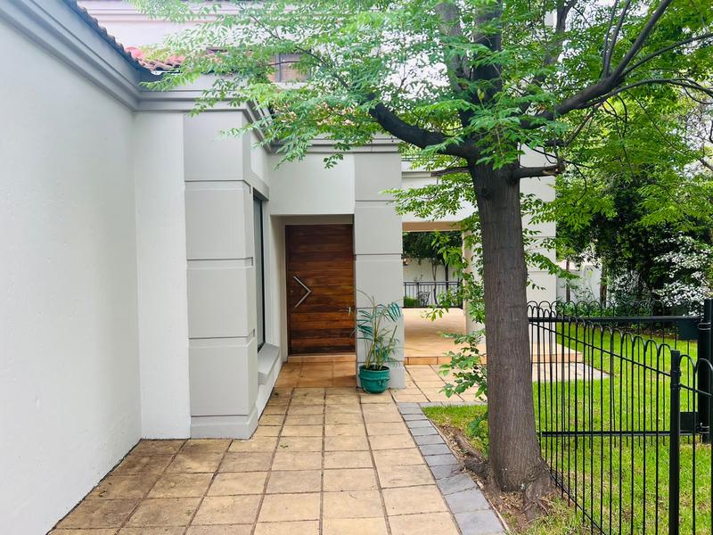 To Let 4 Bedroom Property for Rent in Douglasdale Gauteng