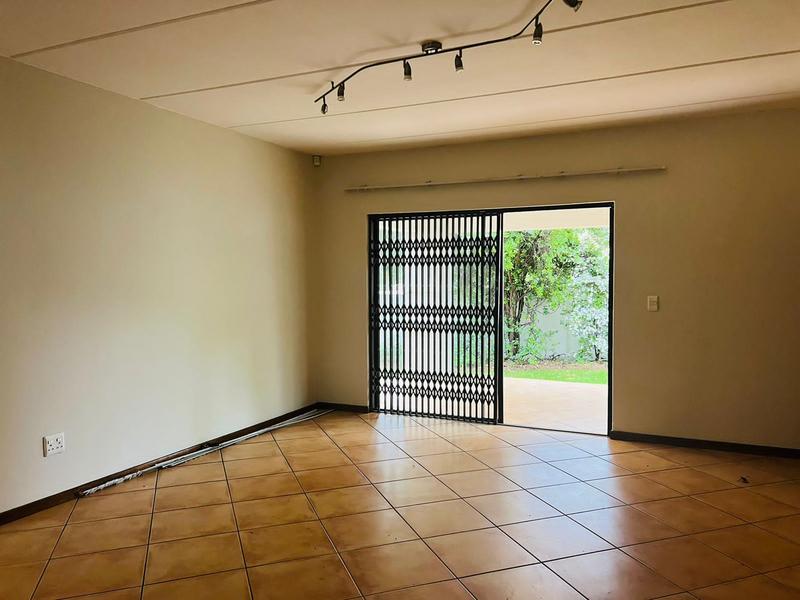 To Let 4 Bedroom Property for Rent in Douglasdale Gauteng