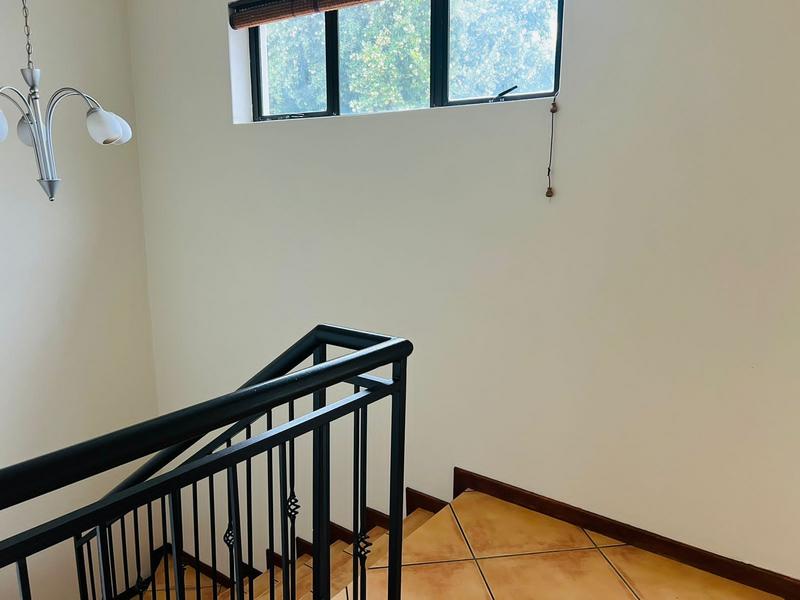 To Let 4 Bedroom Property for Rent in Douglasdale Gauteng