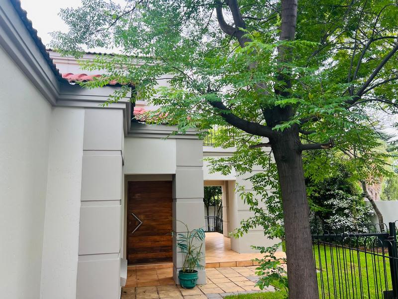 To Let 4 Bedroom Property for Rent in Douglasdale Gauteng