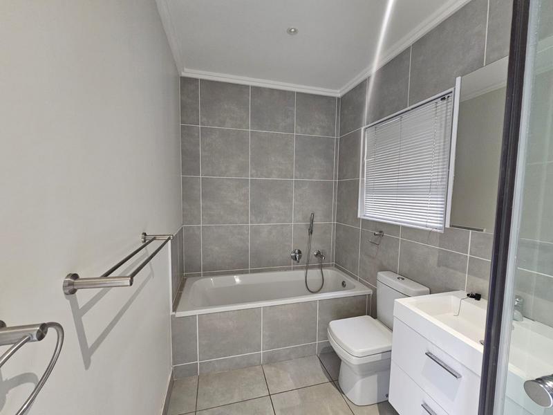 To Let 1 Bedroom Property for Rent in Lonehill Gauteng