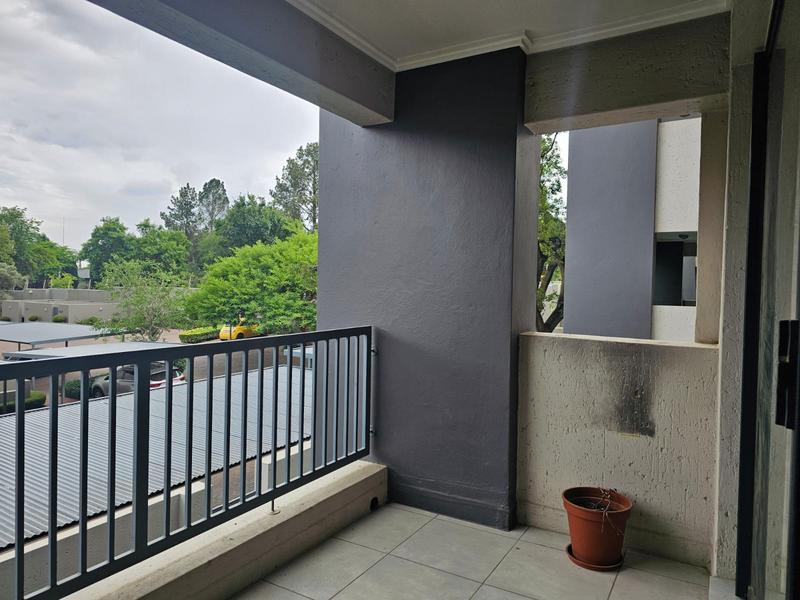 To Let 1 Bedroom Property for Rent in Lonehill Gauteng