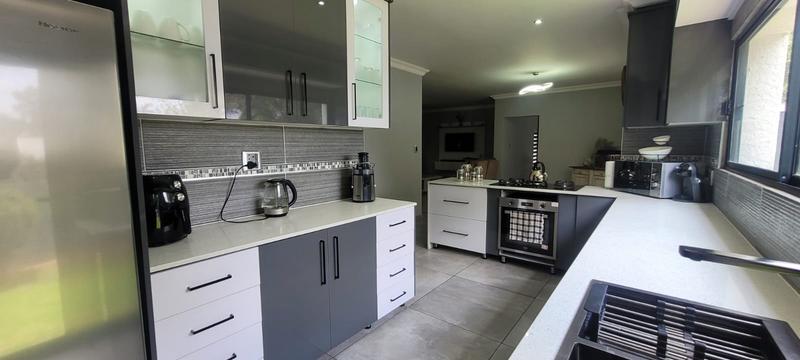 4 Bedroom Property for Sale in Verwoerdpark Gauteng