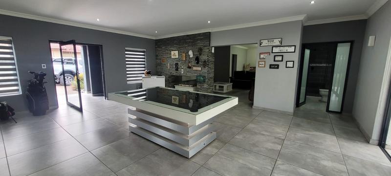 4 Bedroom Property for Sale in Verwoerdpark Gauteng