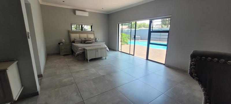 4 Bedroom Property for Sale in Verwoerdpark Gauteng