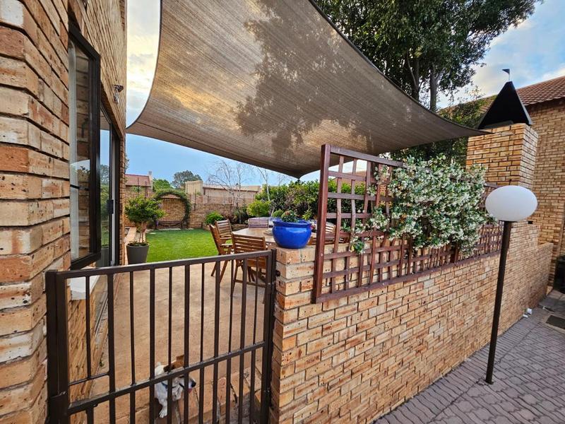 4 Bedroom Property for Sale in Radiokop Gauteng