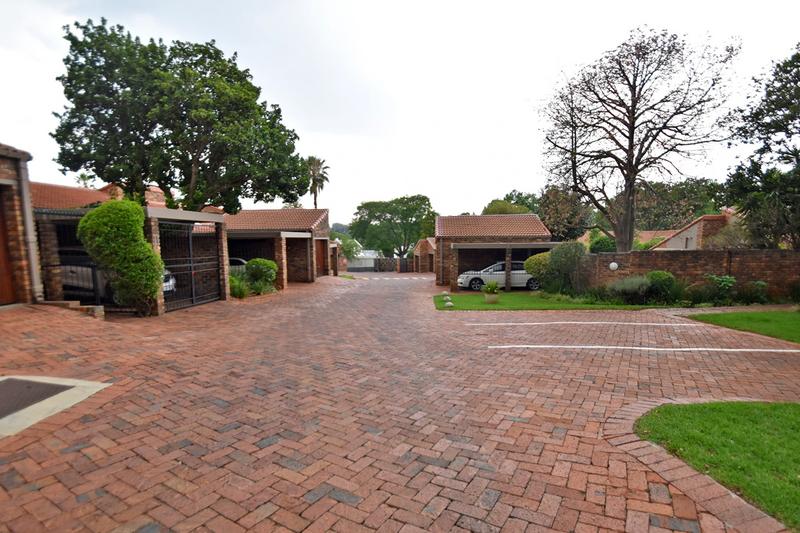 To Let 3 Bedroom Property for Rent in Sandown Gauteng