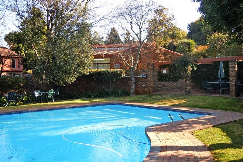 To Let 3 Bedroom Property for Rent in Sandown Gauteng