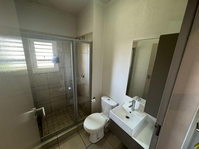 To Let 2 Bedroom Property for Rent in Broadacres Gauteng