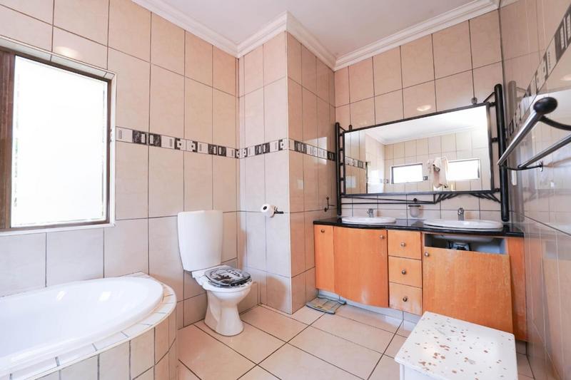 4 Bedroom Property for Sale in Cedar Lakes Gauteng