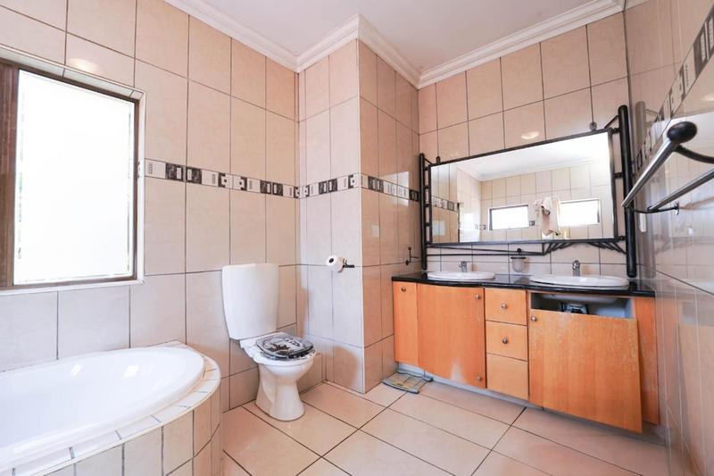 4 Bedroom Property for Sale in Cedar Lakes Gauteng