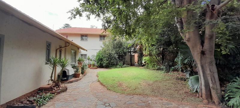 5 Bedroom Property for Sale in Eldoraigne Gauteng