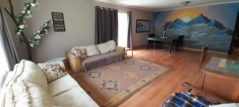 5 Bedroom Property for Sale in Eldoraigne Gauteng