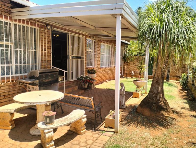 3 Bedroom Property for Sale in Noordheuwel Gauteng