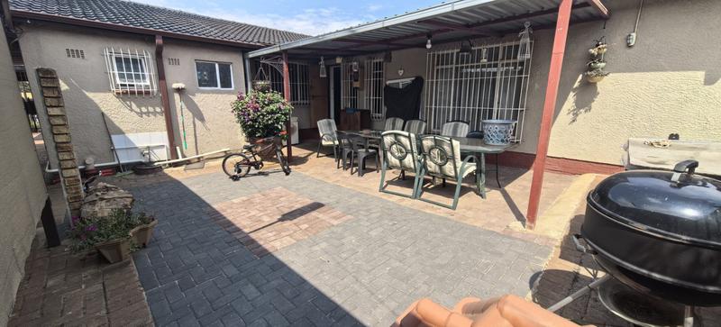 4 Bedroom Property for Sale in Mindalore Gauteng