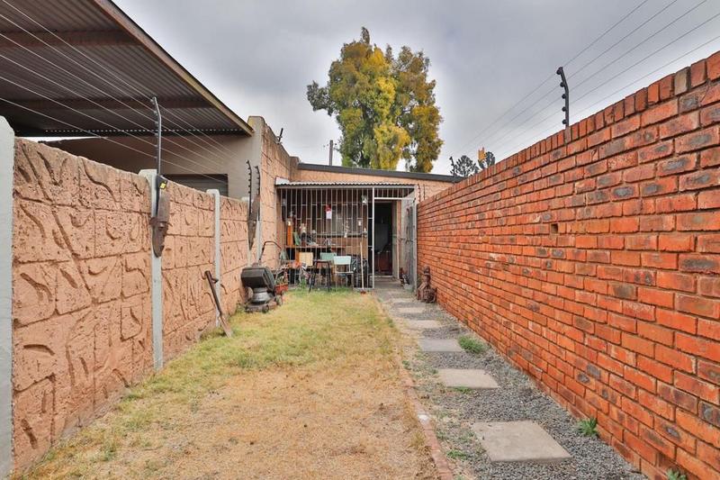 4 Bedroom Property for Sale in Pretoria Gardens Gauteng