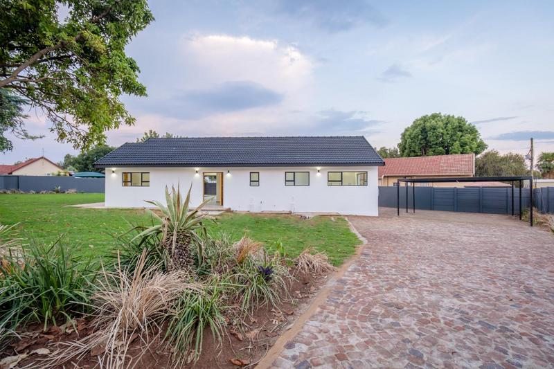 3 Bedroom Property for Sale in Weltevreden Park Gauteng