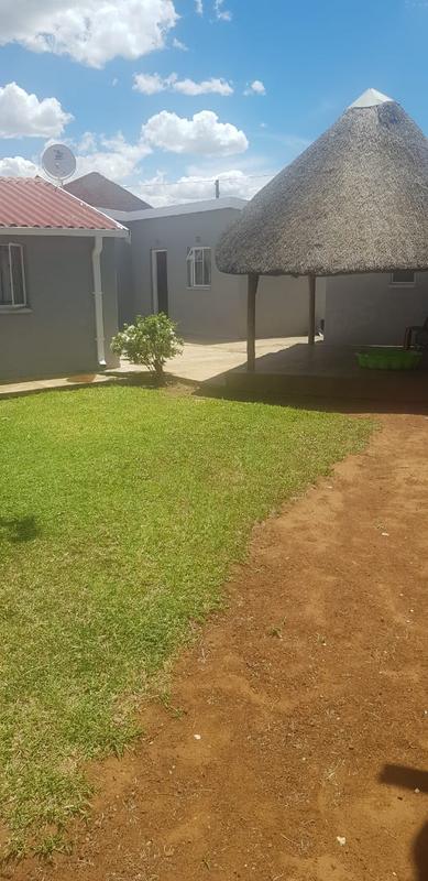 To Let 2 Bedroom Property for Rent in Phiri Gauteng