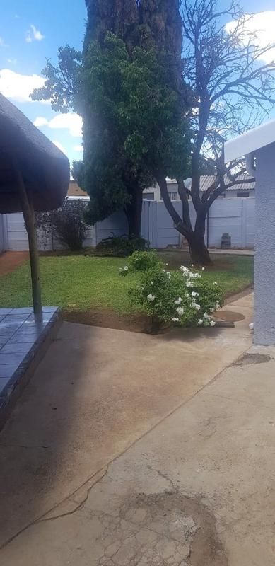 To Let 2 Bedroom Property for Rent in Phiri Gauteng