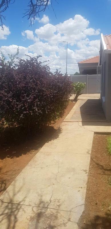 To Let 2 Bedroom Property for Rent in Phiri Gauteng