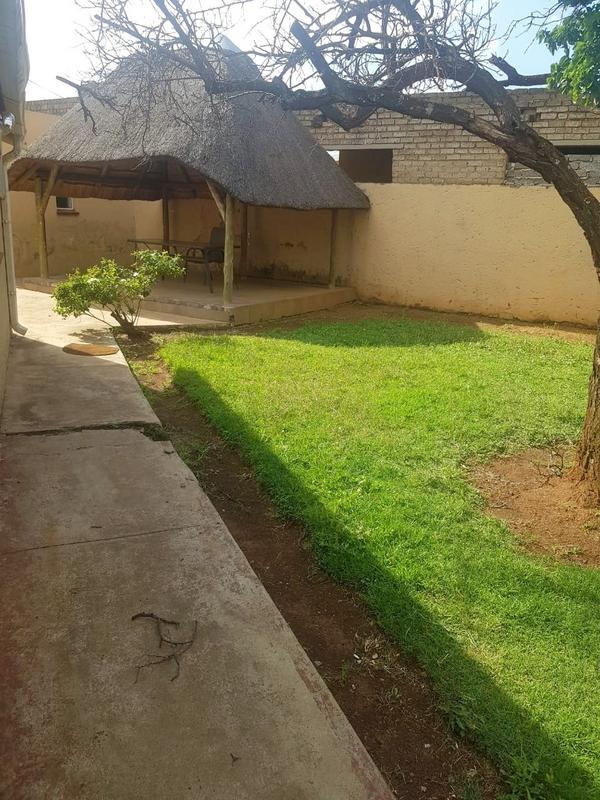 To Let 2 Bedroom Property for Rent in Phiri Gauteng