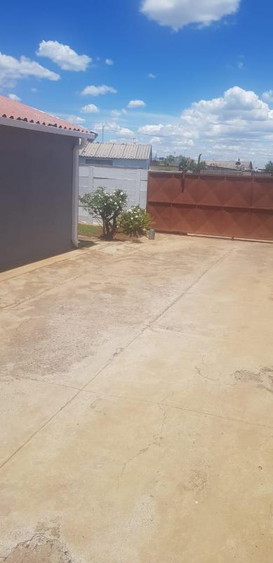 To Let 2 Bedroom Property for Rent in Phiri Gauteng